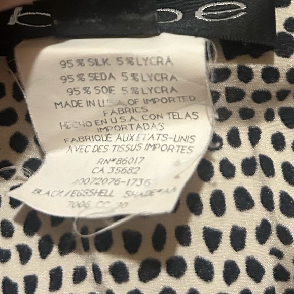 Bebe Silk Black and White Monochrome Dotted Button Down Blouse Size Small - Picture 8 of 10